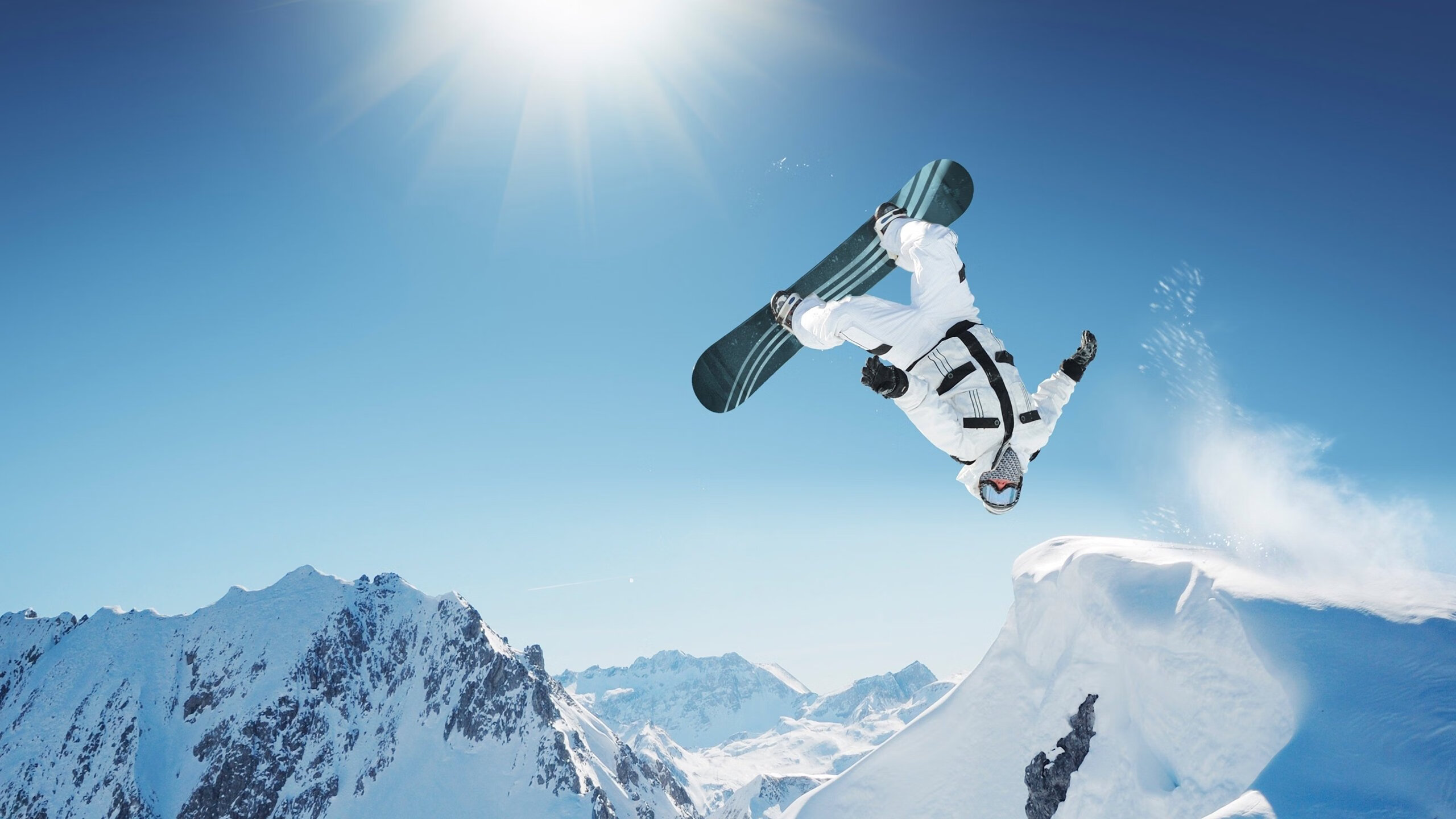 开云体育APP下载-英超焦点战，比分3-2，绝杀球由前锋艾伦打入，控球率65%，射门次数21次